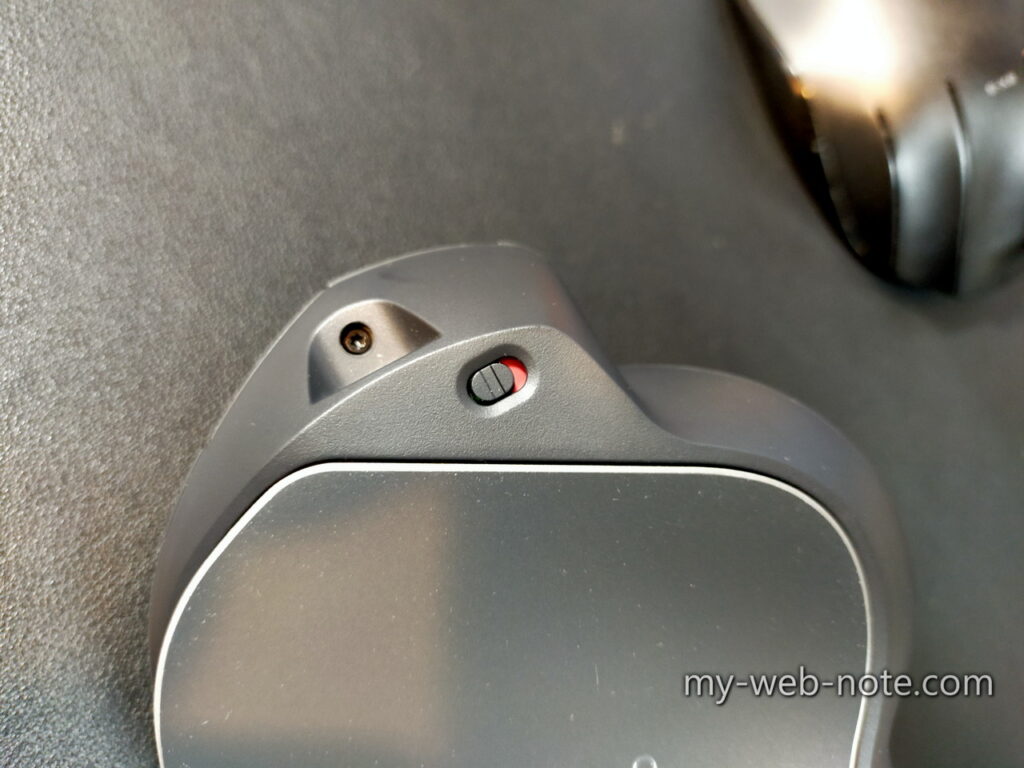 ロジクール ワイヤレス　トラックボールマウス　MX ERGO　パッケージ　電源ボタン