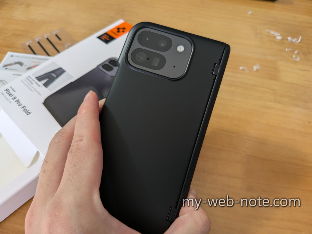 「Google Pixel 9 Pro Fold」Spigen スマホケース